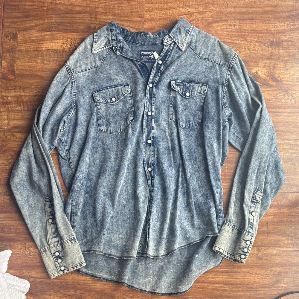 Vintage Wrangler Men's Faded Denim Button Down Shirt